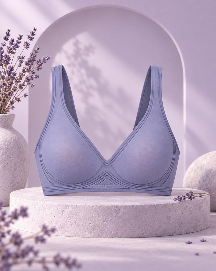 Soutien-gorge LaJelly coloris Lavande devant une arche